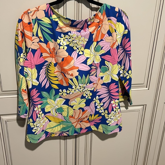 Bright and fun top from designer J McLaughlin. - Picture 3 of 3
